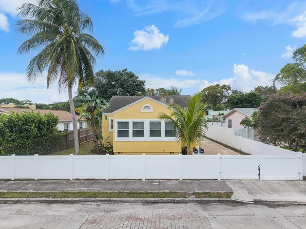 608 El Vedado, West Palm Beach, FL 33405