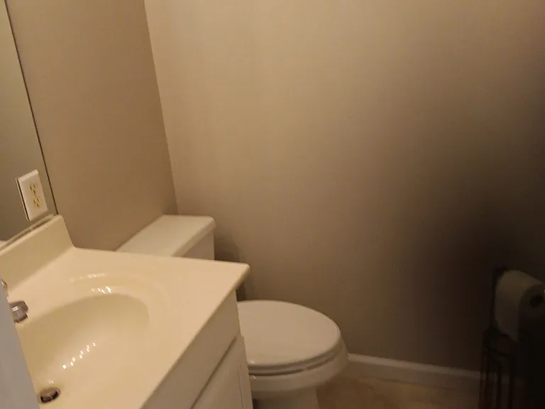 525 Charleston Ave — Photo 6