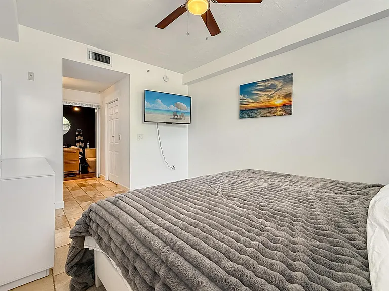 1900 Van Buren St #118B — Photo 18