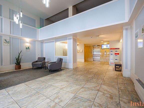 2nd image of 2020 Fullerton Ave #1102