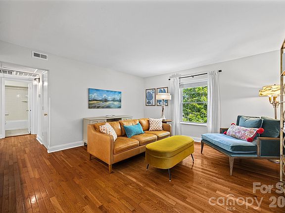 5th image of 2600 Park Rd APT C
