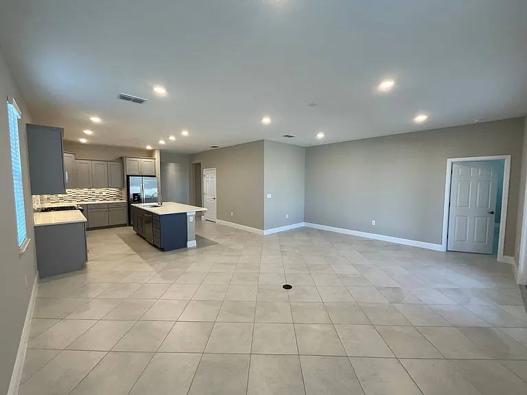 7727 SW 57th Pl — Photo 7