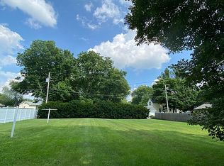 705 N Center St, Tuscola, IL 61953