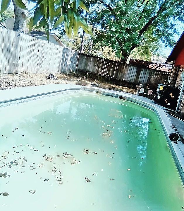 2nd image of 16734 Glamis Ln