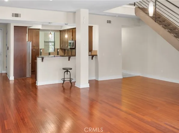 395 E 4th St Unit 5, Long Beach, CA 90802