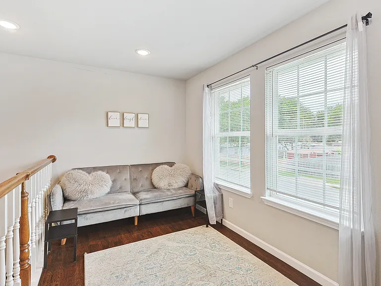 200 E Rogers St — Photo 16