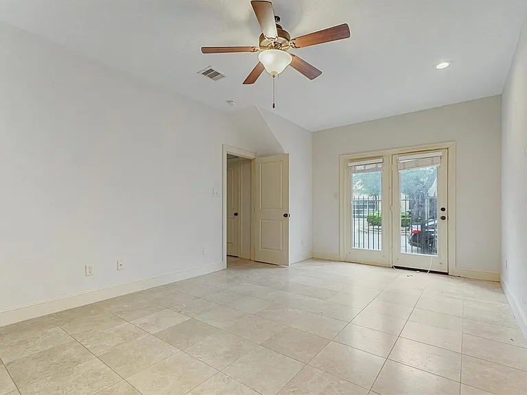 2418 Ralph St #A — Photo 10