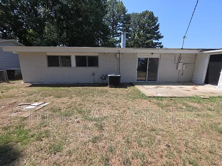 1516 Gregory St — Photo 31