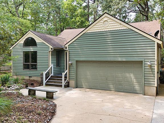 2nd image of 23735 Woods Dr
