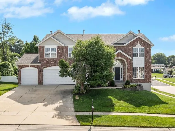 826 Summit Glen Ct, Fenton, MO 63026