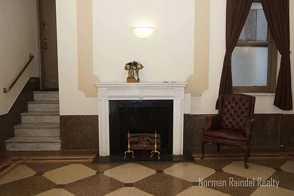 Rented by Norman Raindel, LREB | media 30