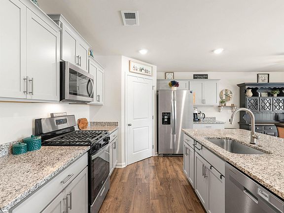 2nd image of 622 Palmerston Dr