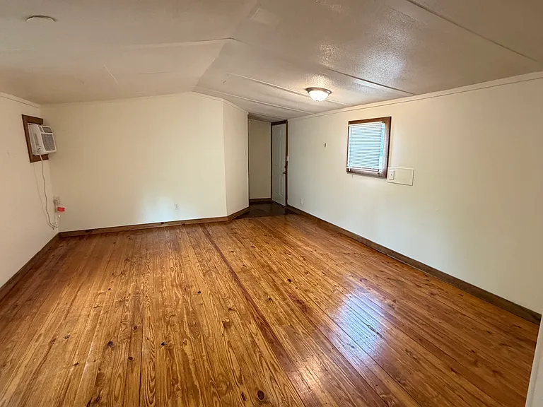 85 Young Rd #T — Photo 4