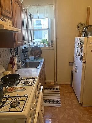 3rd image of 450 49th St #13A