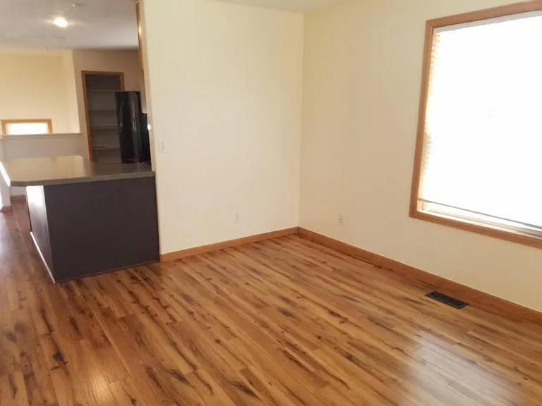 214 E Iowa Ave — Photo 6