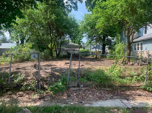 918 E Calvert St, South Bend, IN 46613