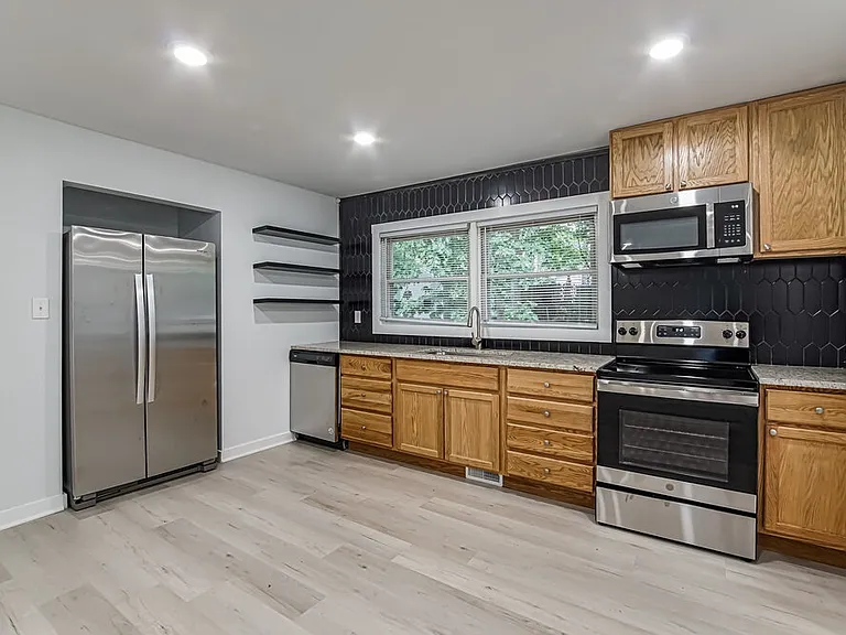 3213 Burntwood Cir — Photo 6