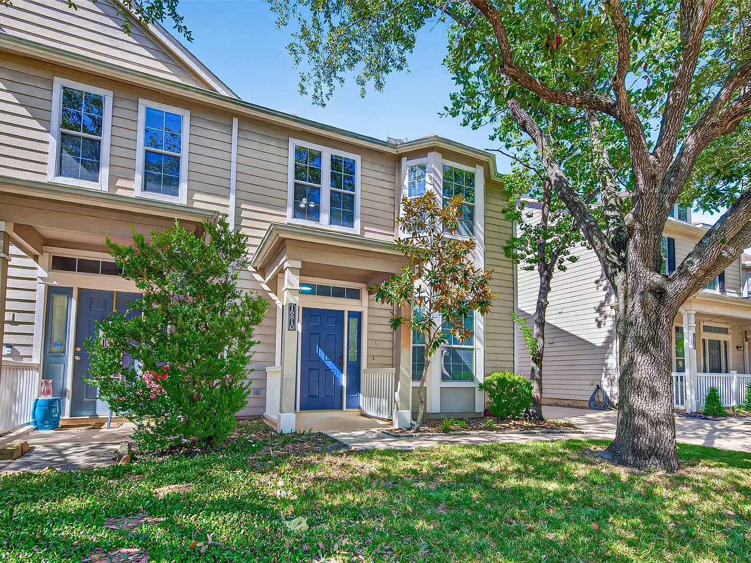 2 bed, 2.5 bath, 1564 sqft, $1,950 — Photo 2