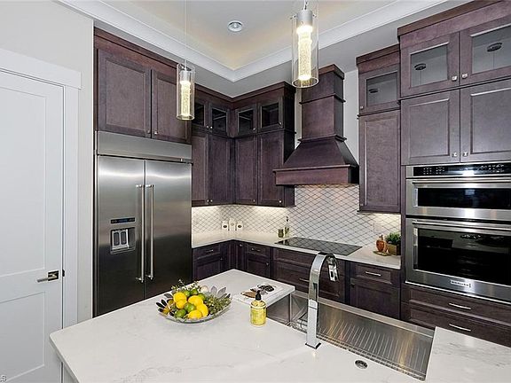 3rd image of 4110 SW 27th Ave