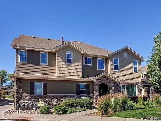 3 bed, 2.5 bath, 1798 sqft, $2,975 — Photo 1