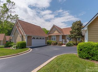 101 Rough Point Ct, Asheville, NC 28806