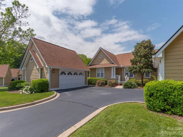101 Rough Point Ct, Asheville, NC 28806