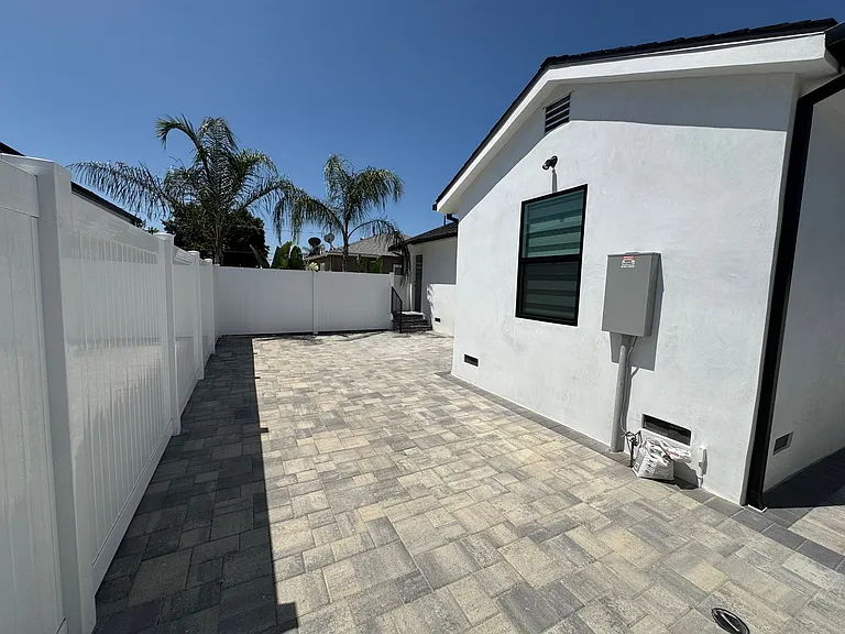 7740 Bonner Ave — Photo 10