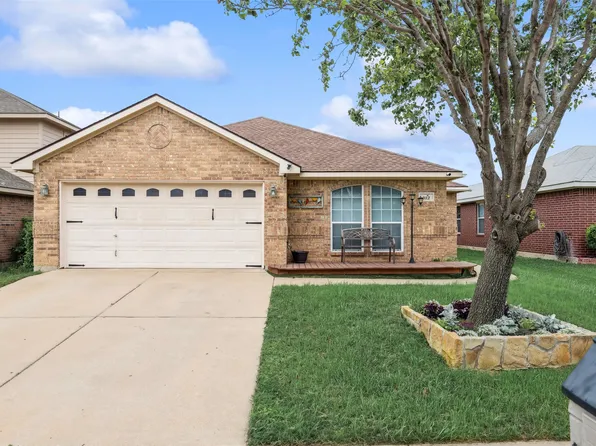 312 Memory Dr, Fort Worth, TX 76108