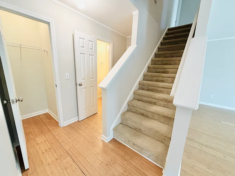 312 Ashmore Ln — Photo 20