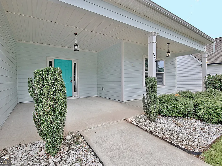 270 Southridge — Photo 3