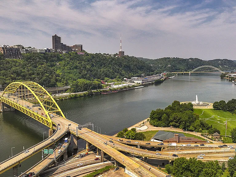 Only 11 miles to entertainment, nightlife and dining of Downtown Pittsburgh, PA