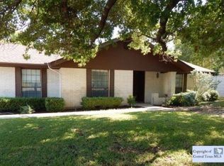 25 La Mesa Dr, New Braunfels, TX 78130