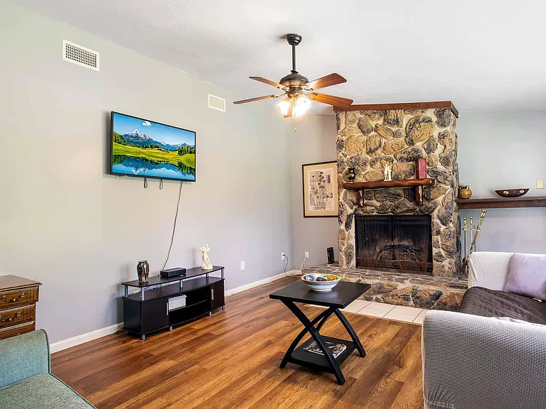 2843 Shady Oak Ln — Photo 18