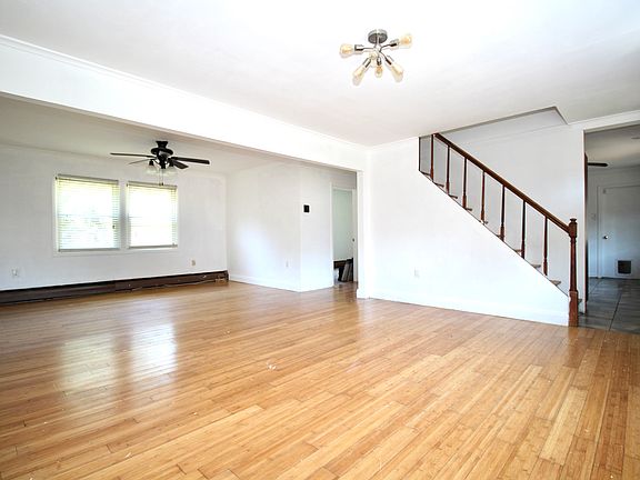 3rd image of 24 Mill Ln