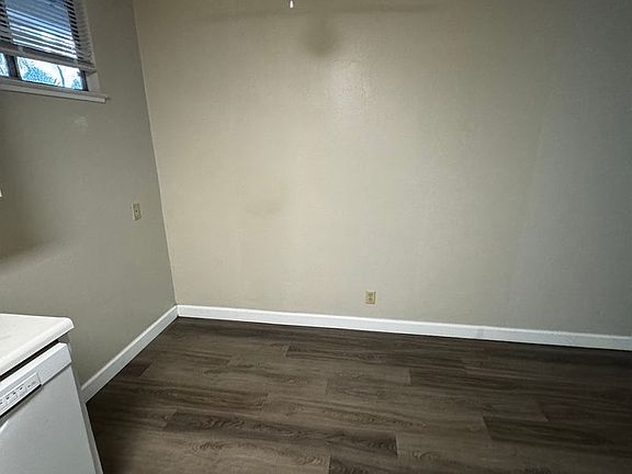 5th image of 2401 Carlmont Dr #15