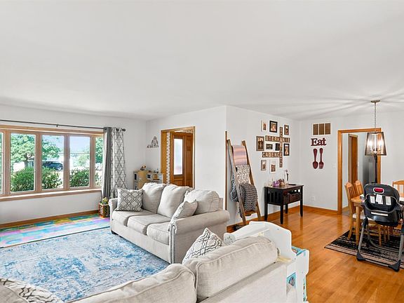 4th image of 243 Camden Dr