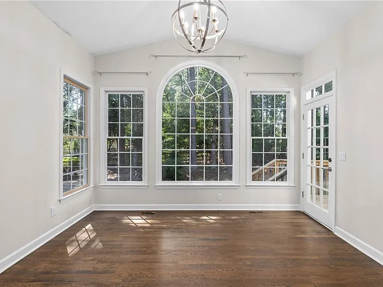 2560 Hamptons Run — Photo 18