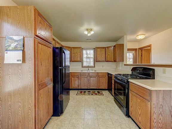 3rd image of 252-254 Illinois St