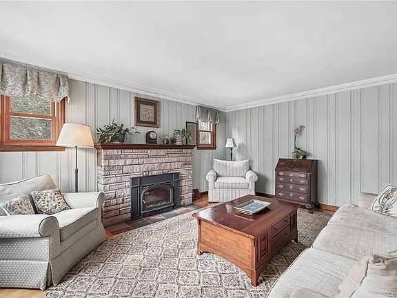 4th image of 14 Emerson Ave