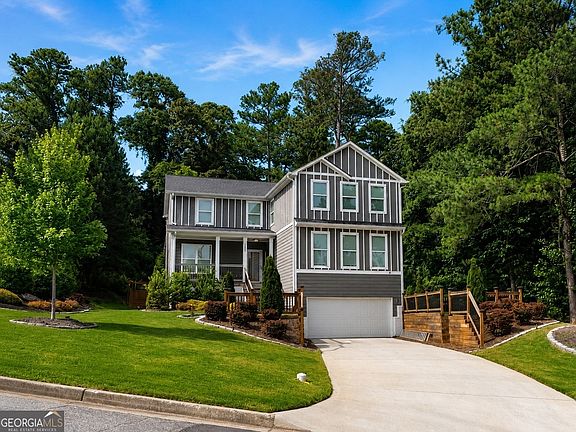 3rd image of 655 Transit Cir