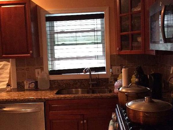 4th image of 1058 E 219th St