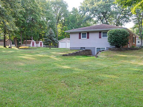4th image of 9135 Oakland Dr