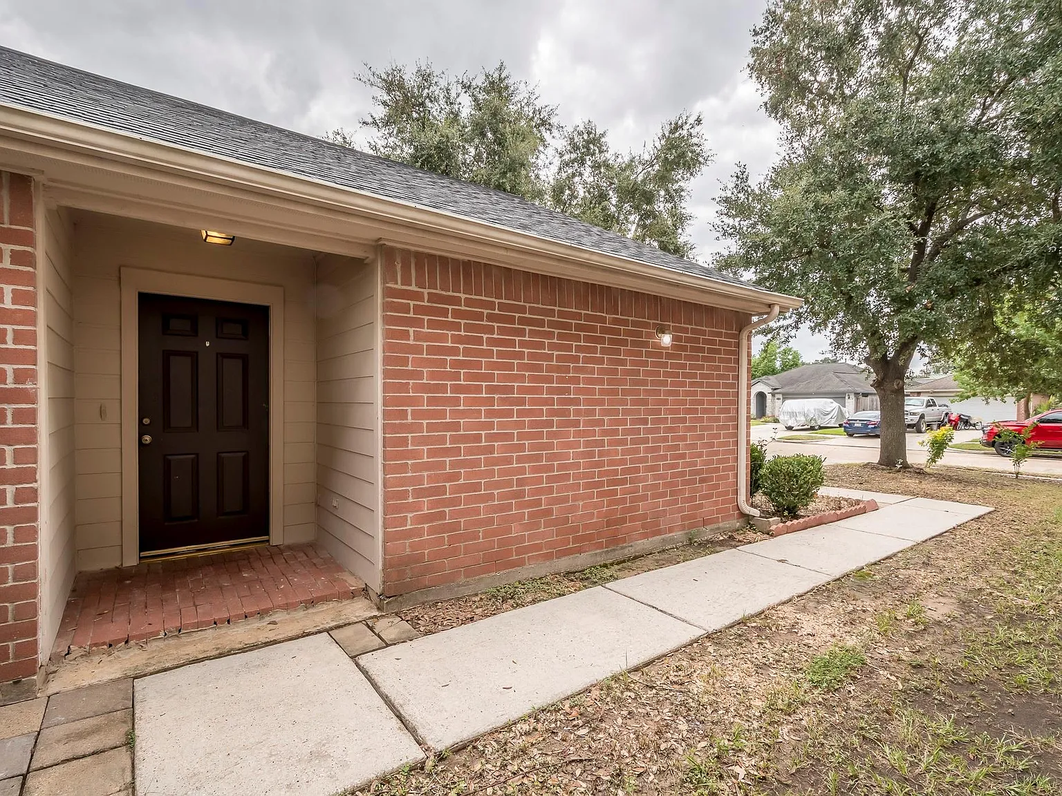 3 bed, 2.0 bath, 1505 sqft, $1,990 — Photo 2