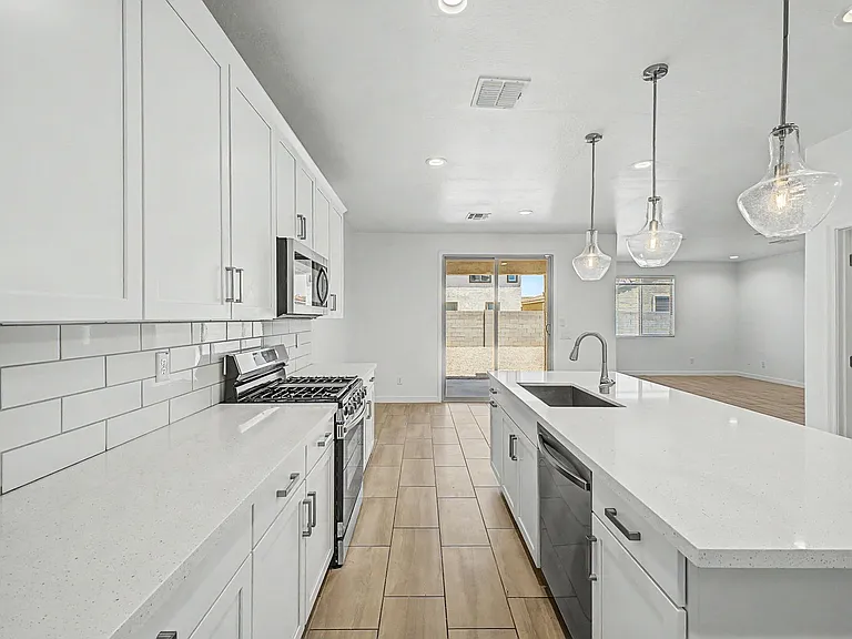 10984 W Pierce St — Photo 13