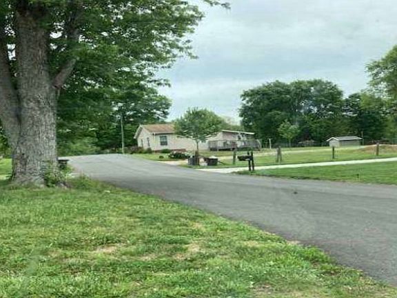 Exterior Neighborhood (street photo)