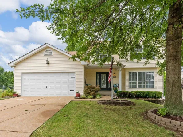 2317 Ambrose Ct, Imperial, MO 63052