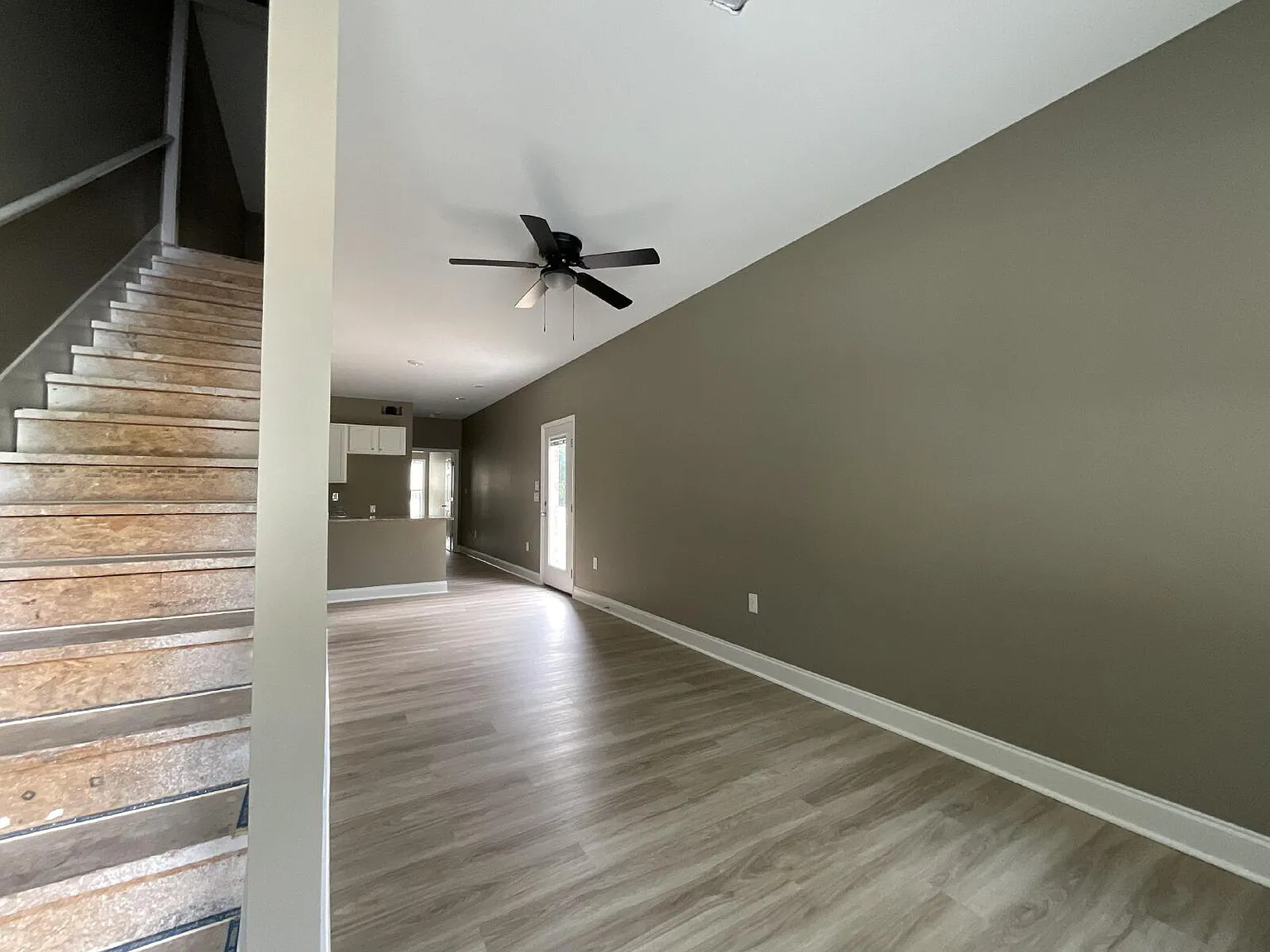 3 bed, 3.0 bath, $1,500 — Photo 4