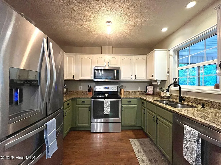 2400 Longleaf Dr W — Photo 12
