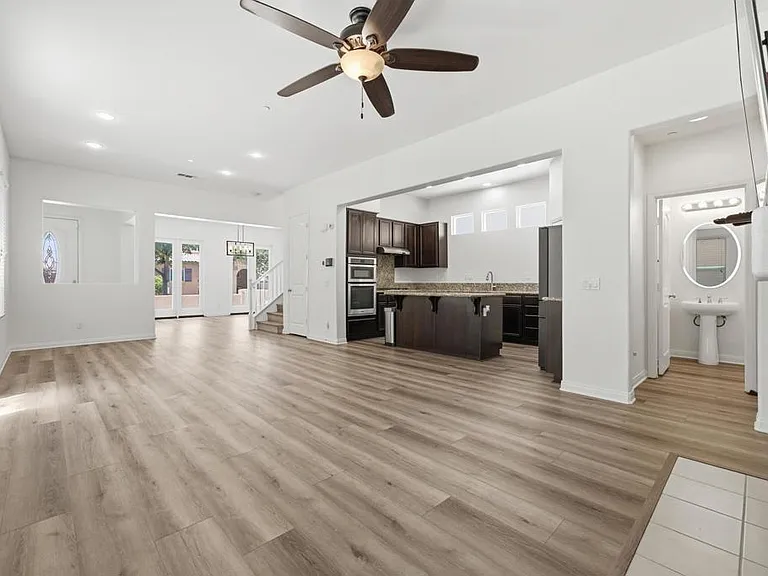 1418 Pershing Rd — Photo 6