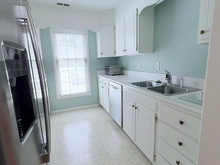 3132 Westbury Dr — Photo 9